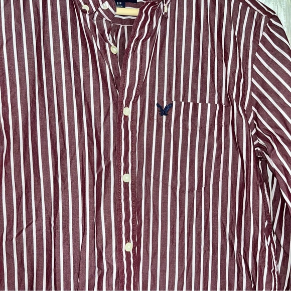 American Eagle Maroon Classic Fit Button Down - Picture 4 of 5